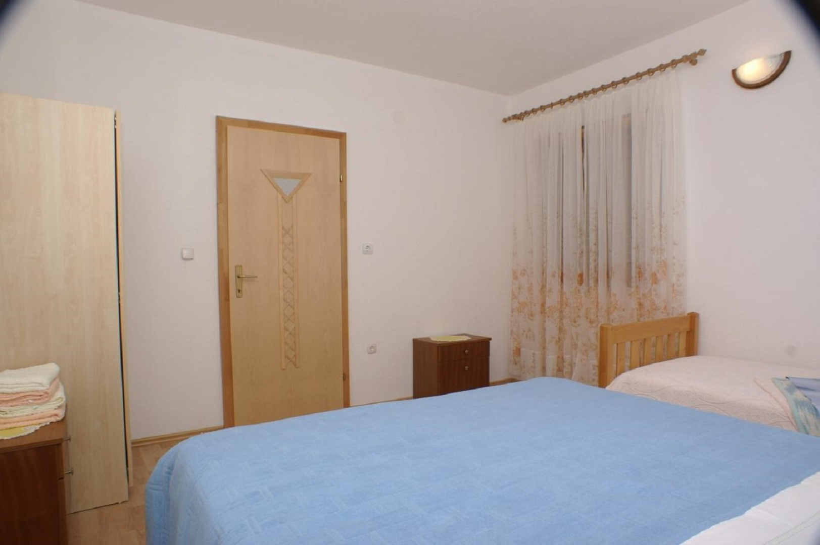 Apartment Niko - 50 m from pebble beach: A5 Prizemlje Pisak, Riviera Omis