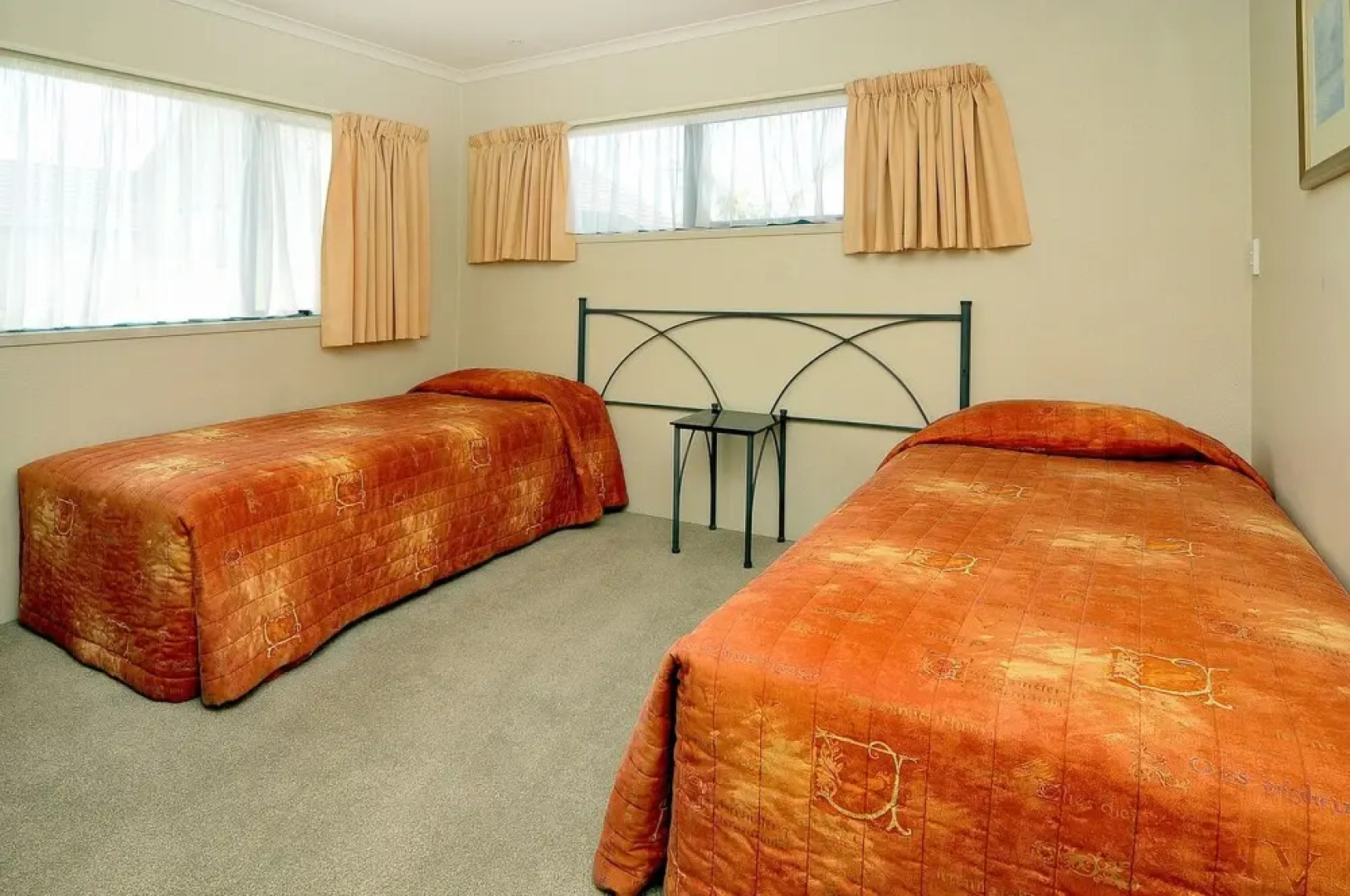 Academy at Botany Motor Inn