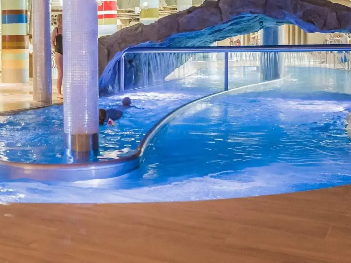 VacationClub - Willa Carmen Apartments