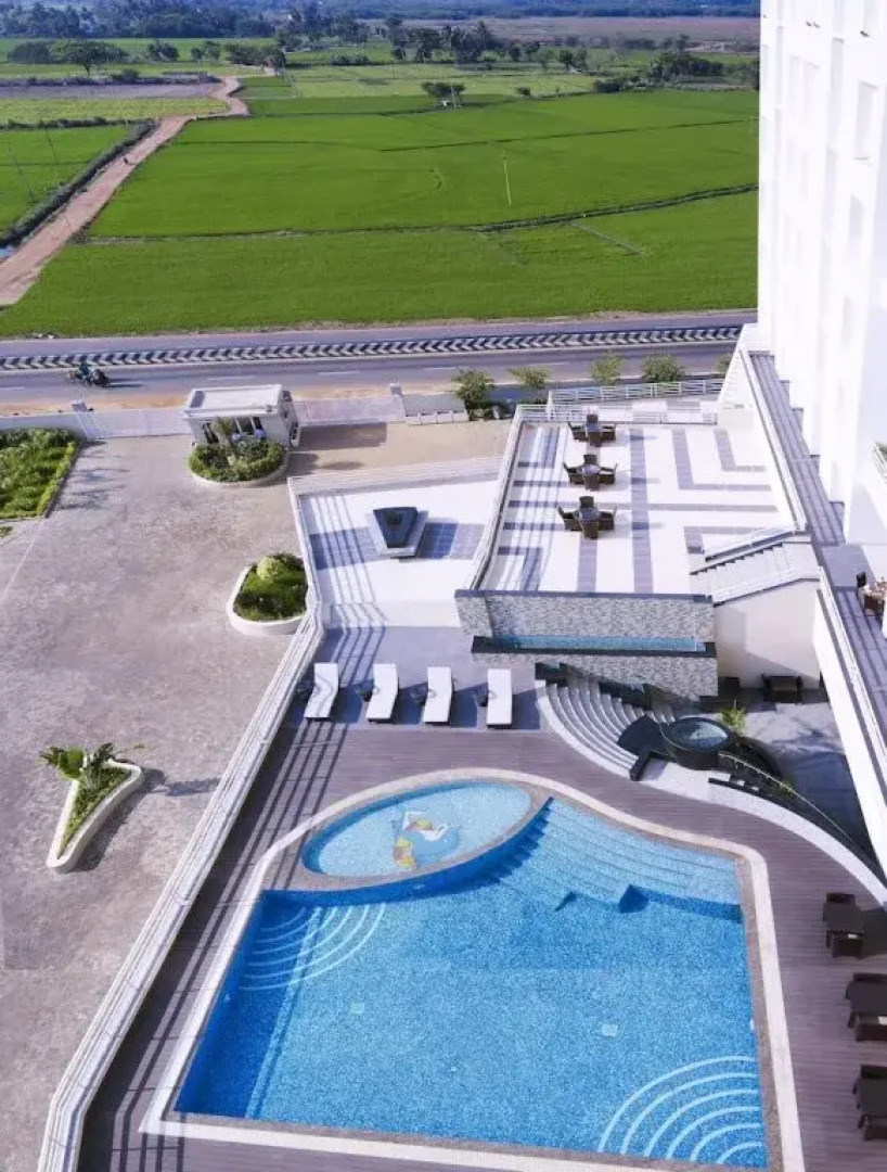 Grey Suit Kakkavakkam