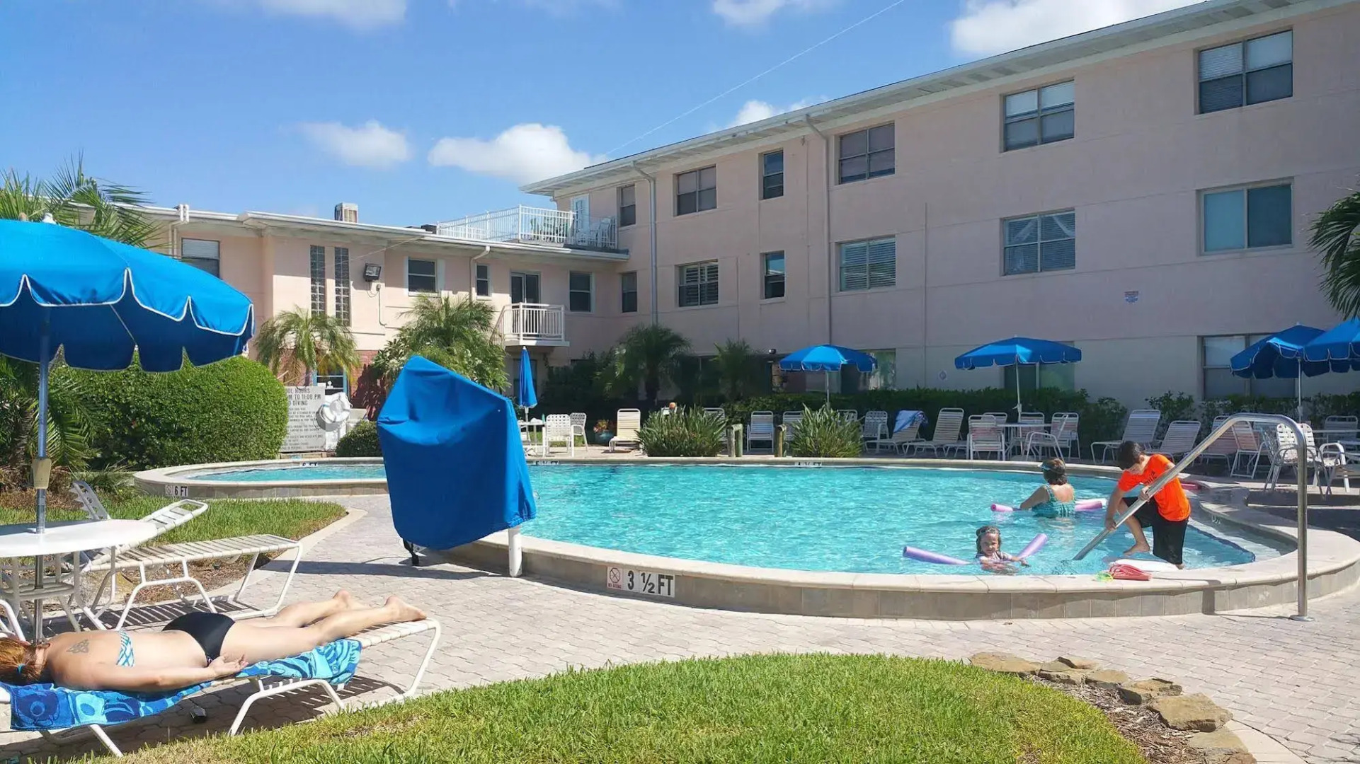 Friendly Native Beach Resort