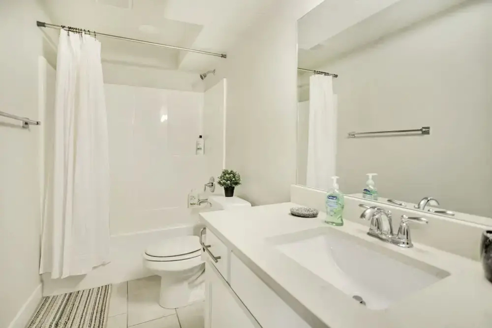 NEW FURNISHED 2bd APT GREAT for Long Stays