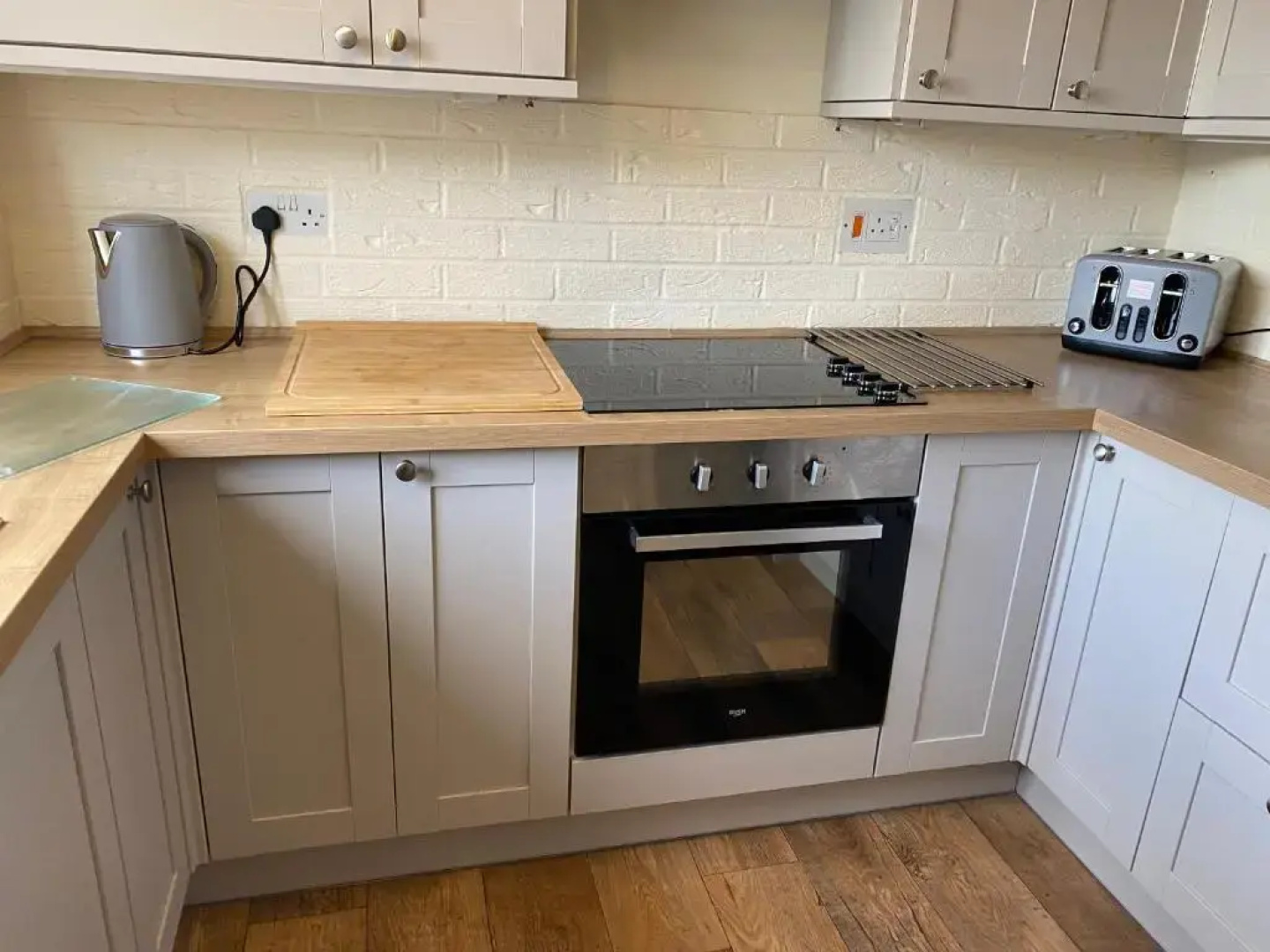 Waterfront House In The Heart Of St Neots