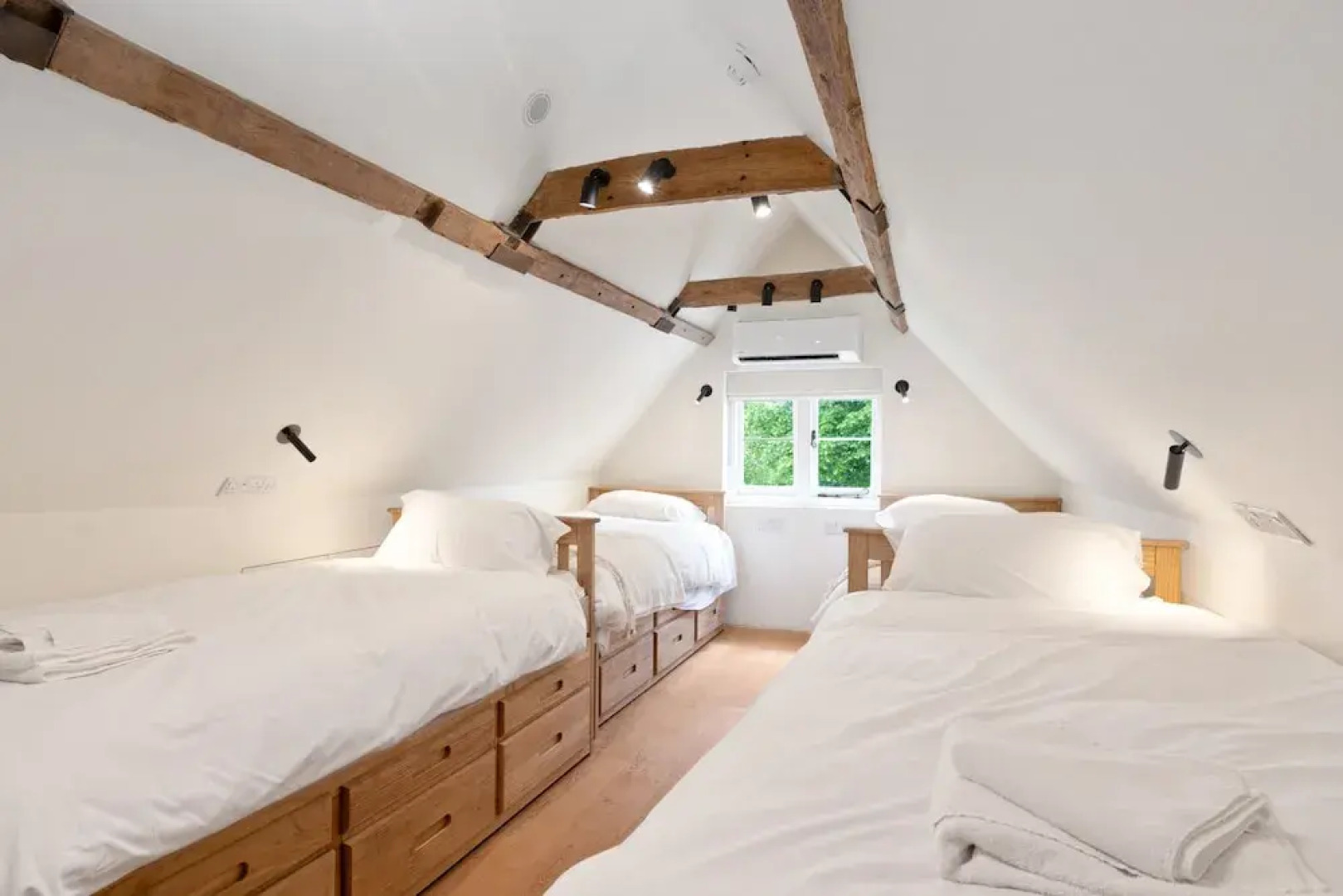 The Manor at Minstrel Court