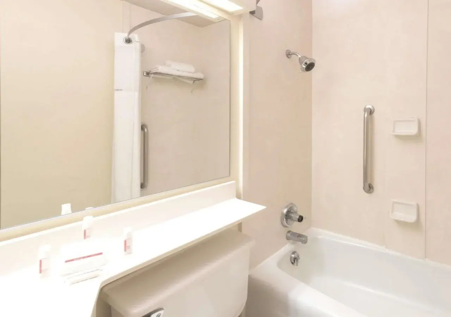 Holiday Inn Dallas Market Ctr Love Field by IHG