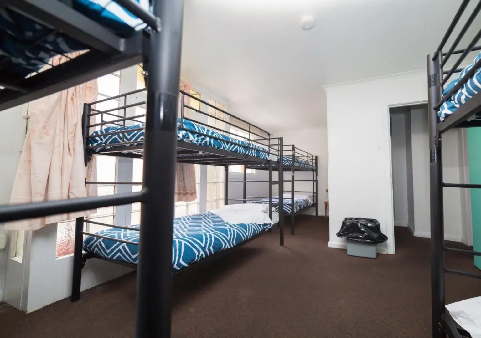 Tassie Backpackers @ The Brunswick Hotel