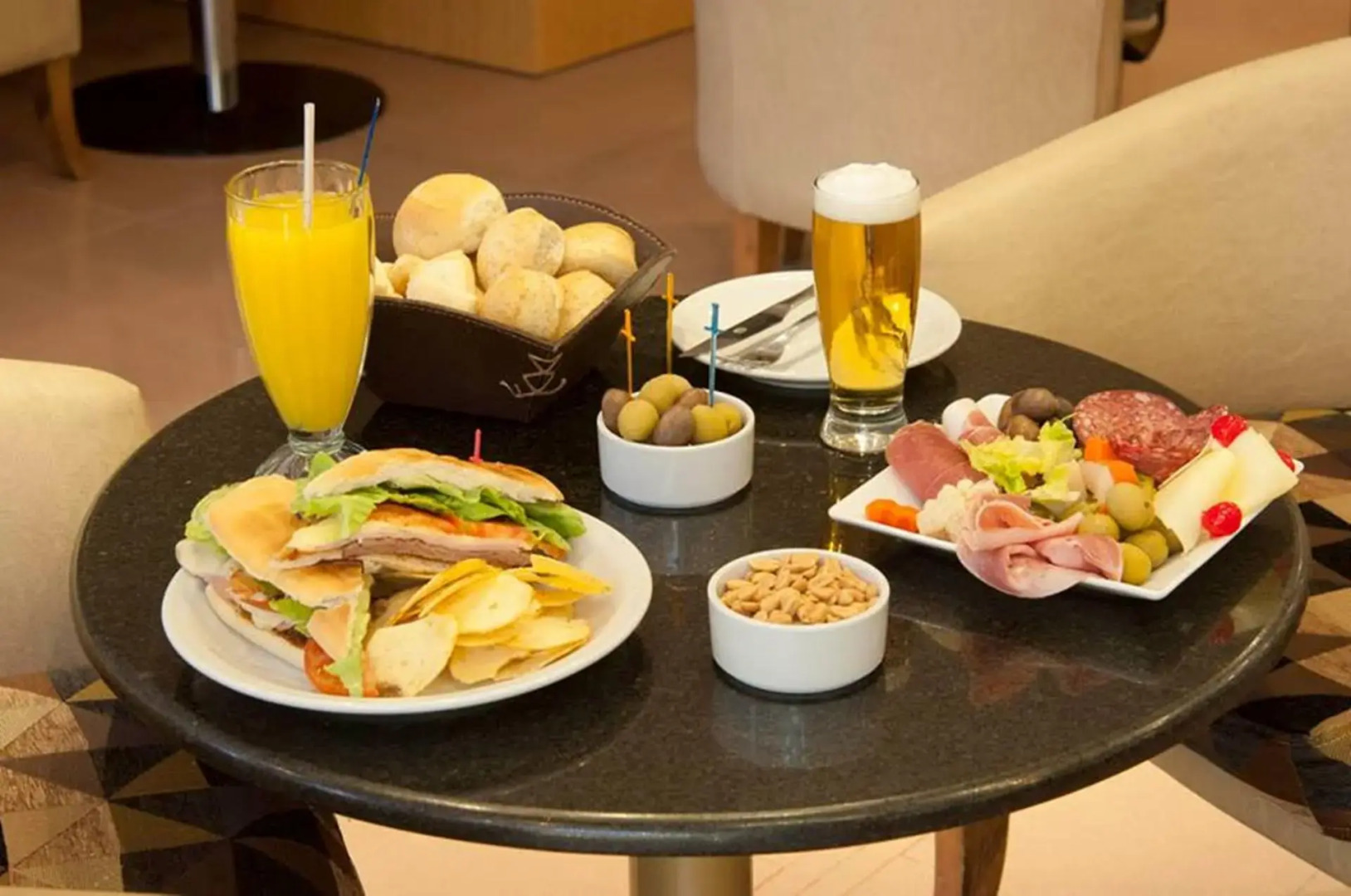 Land Express Neuquén Hotel