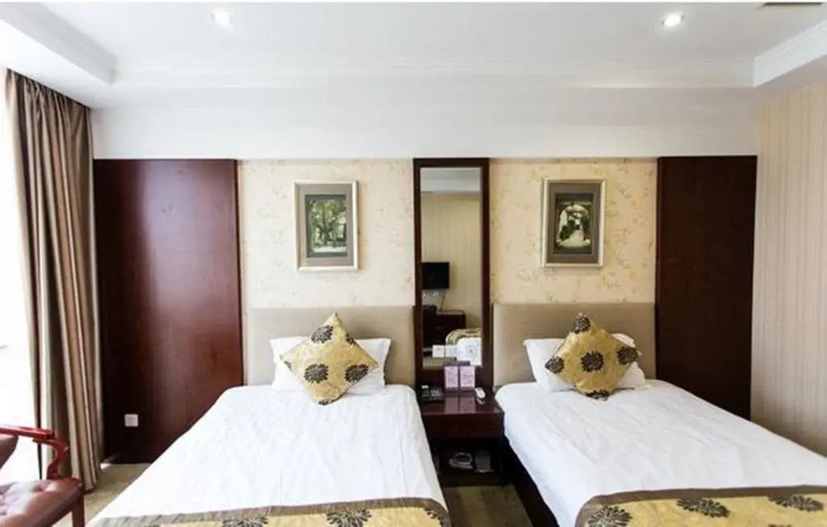 Suzhou Yangyi Business Hotel