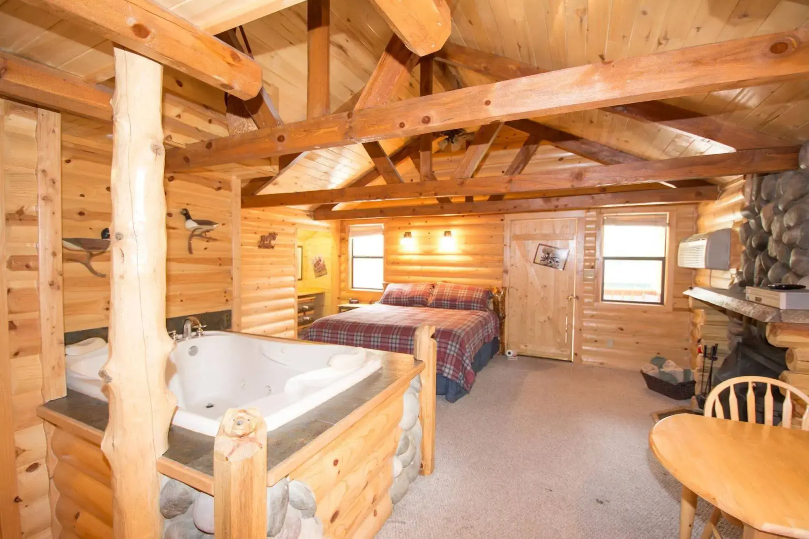 Upper Canyon Inn & Cabins