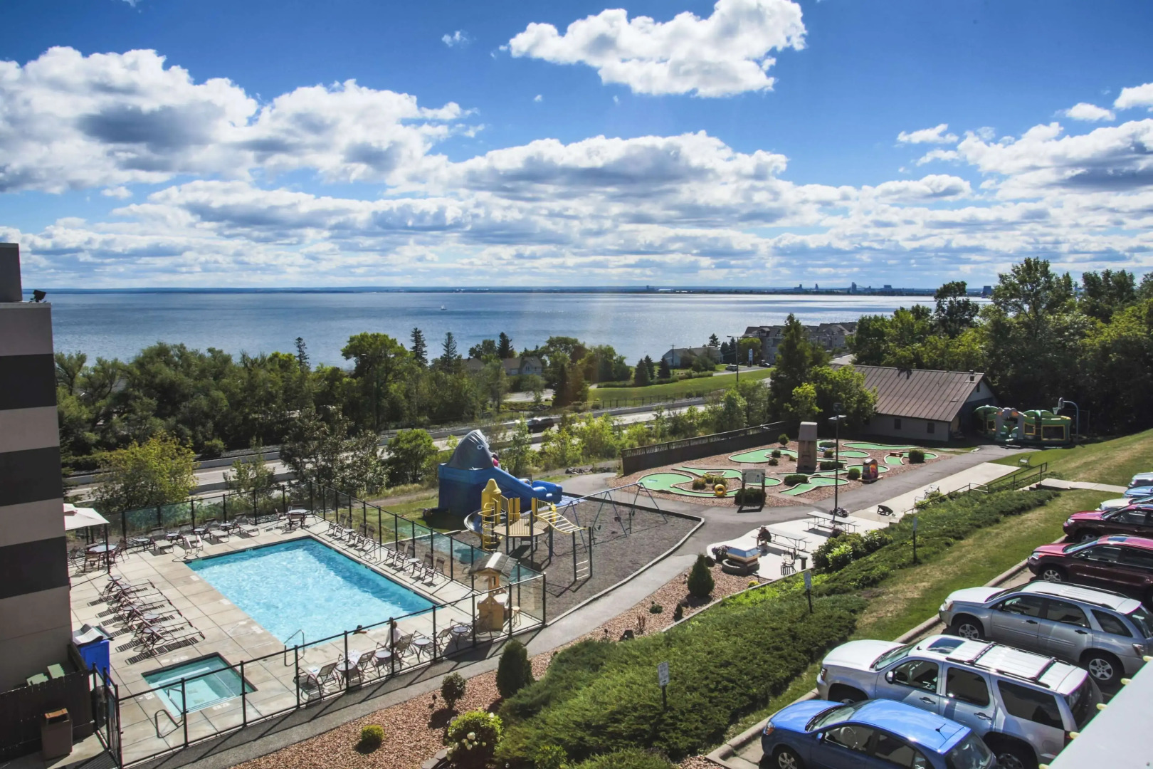 Edgewater Hotel & Waterpark