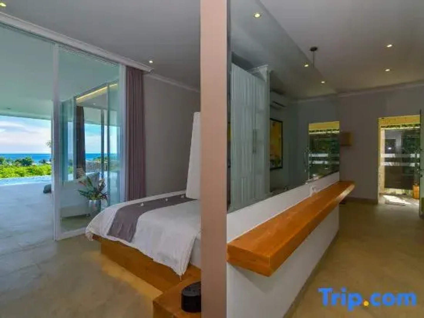Deep Blue Villa