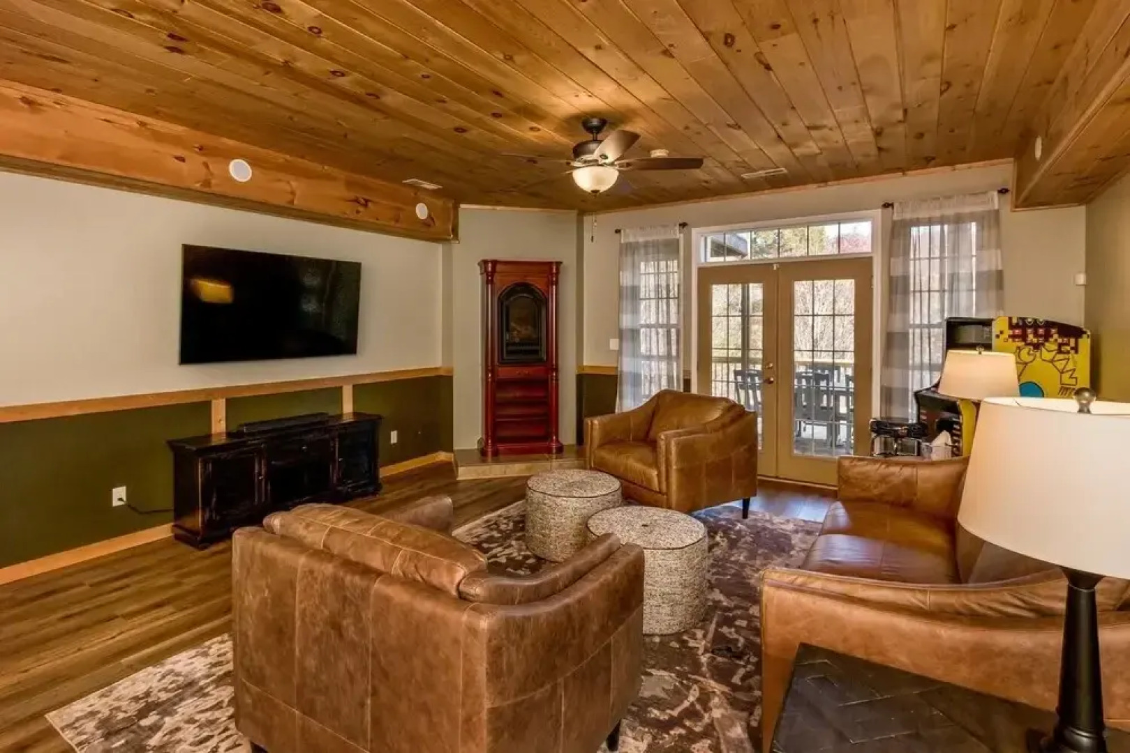 Rumbling Bald Resort Home In Lake Lure - Wifi - Community Beach, Pool, Golf And More 5 Bedroom Home by Sunscape Property Management