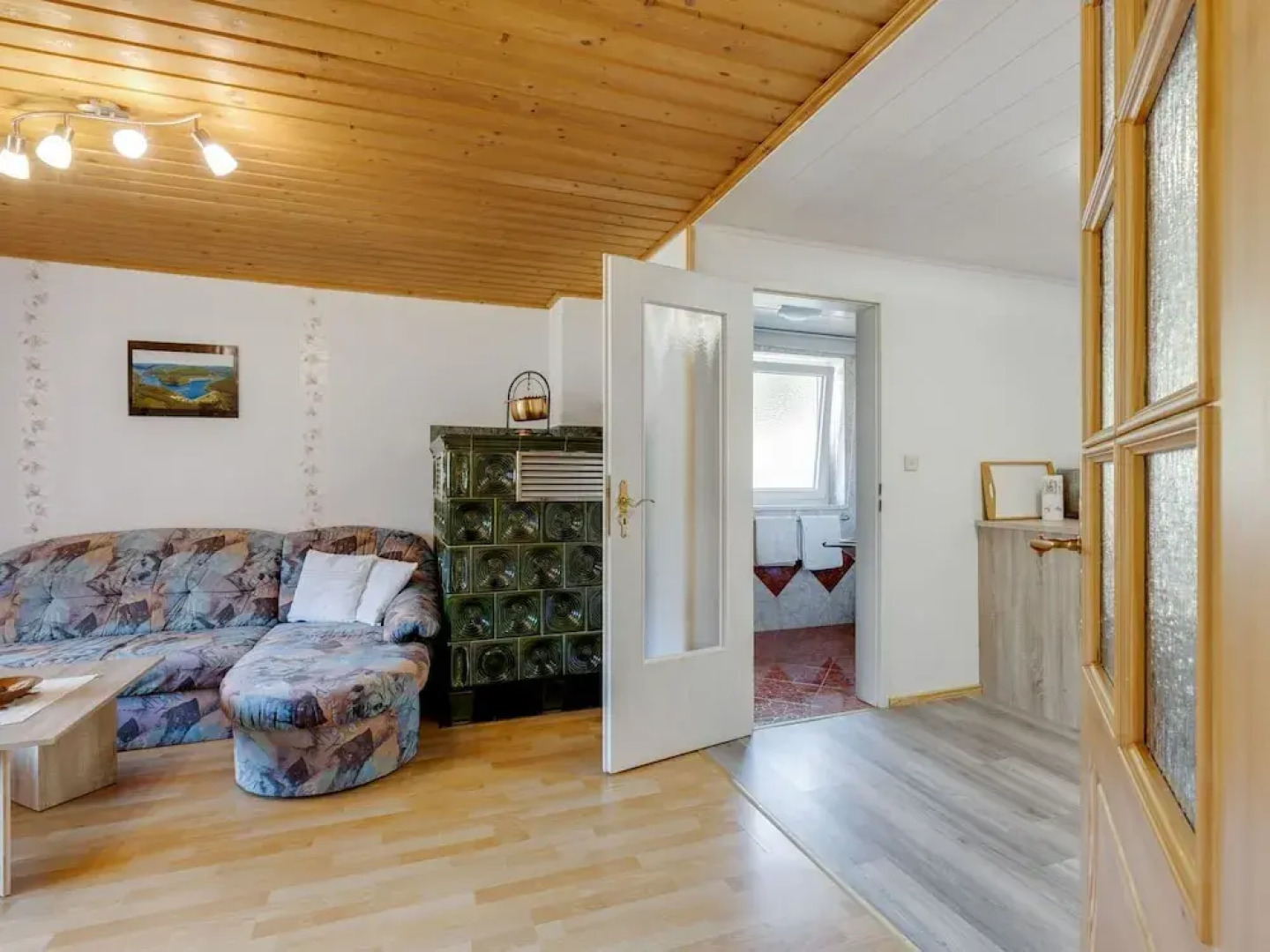 Bright Holiday Home in Schonbrunn with Garden