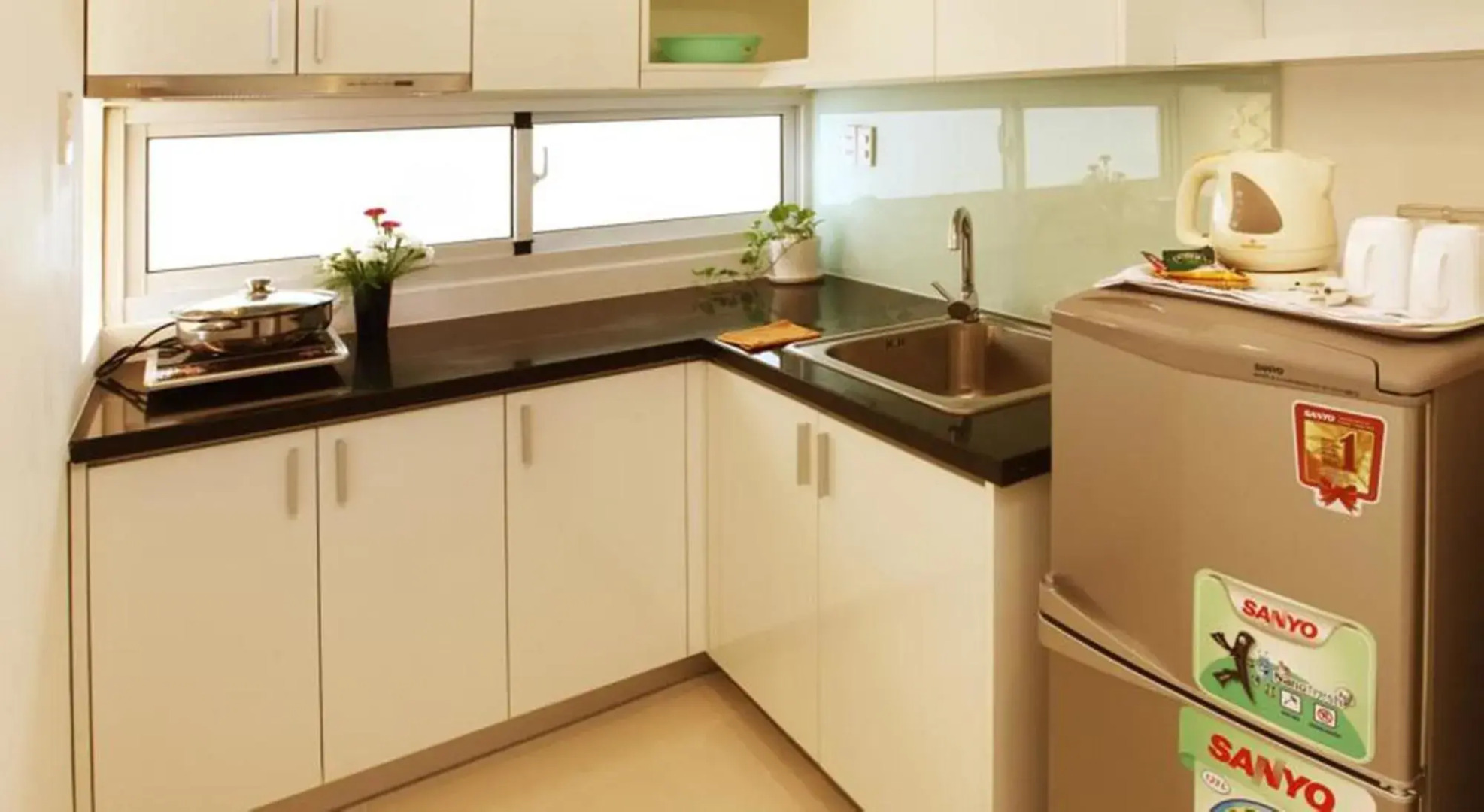 Yellow House Saigon Hotel