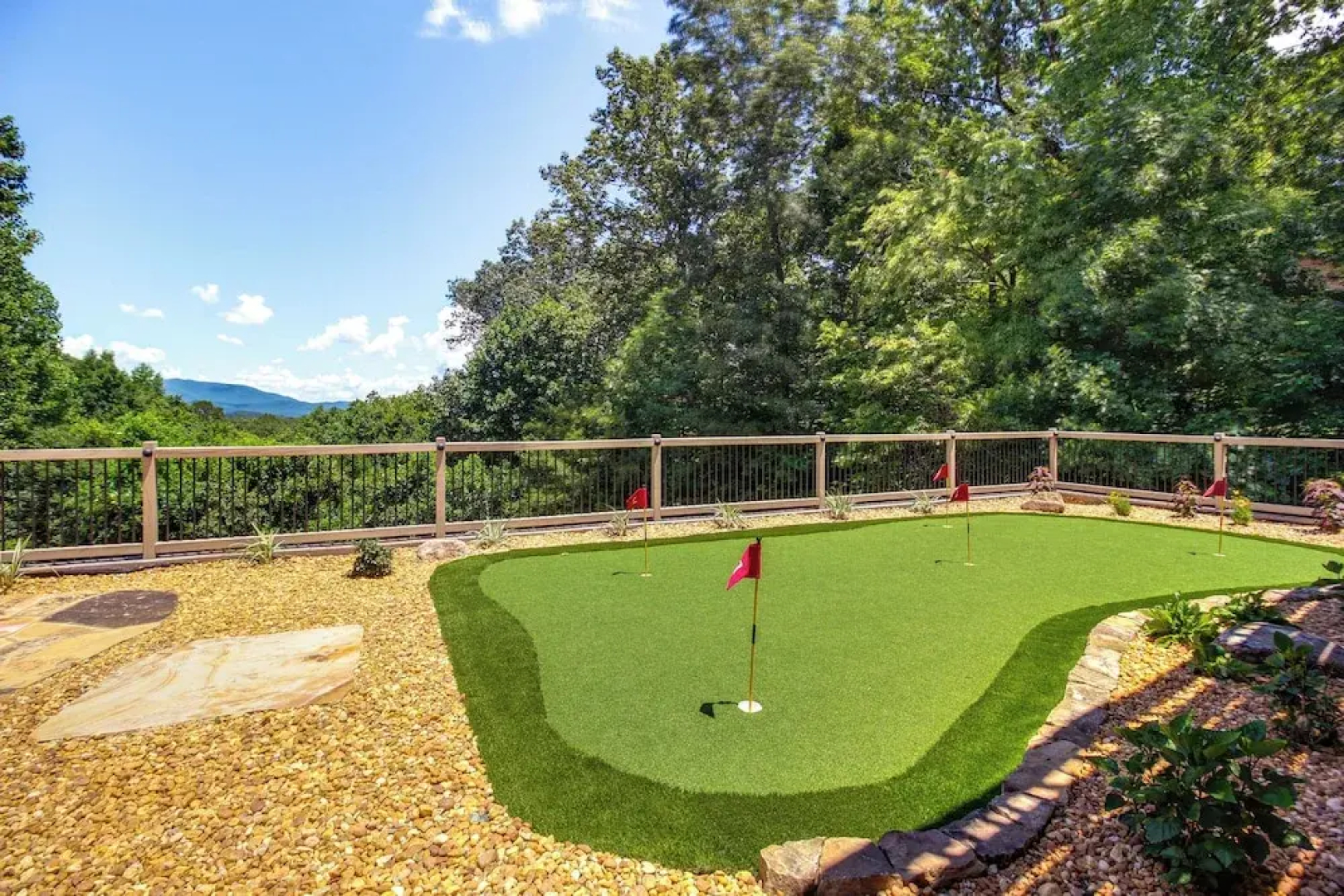 Ellijay Cabin w/ Hot Tub & Mountain Views