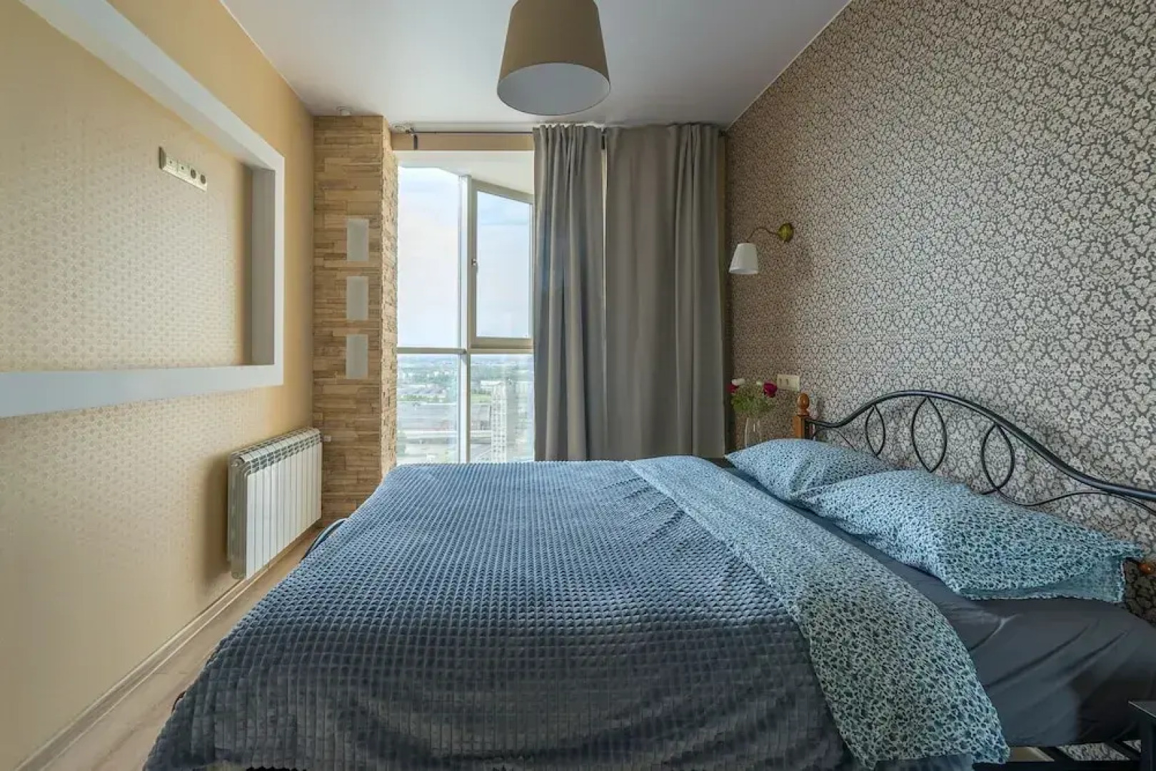 Апартаменты с видом на Ленинский проспект