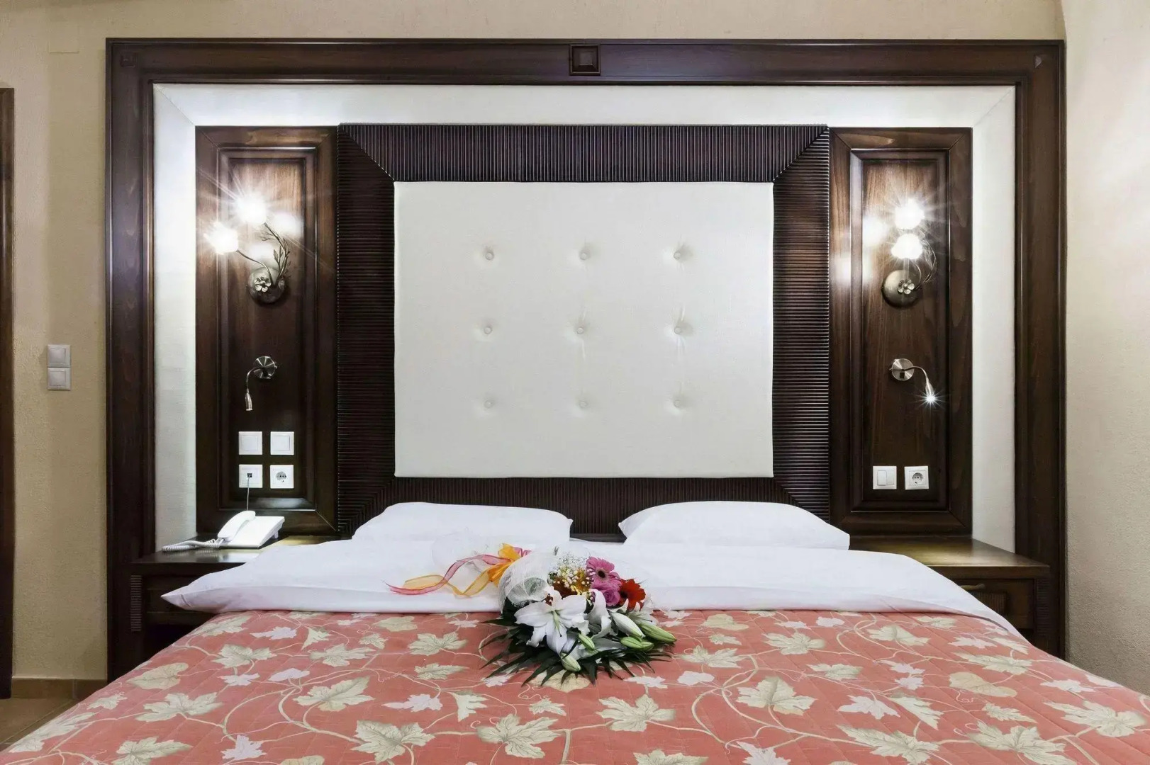 Dellas Boutique Hotel