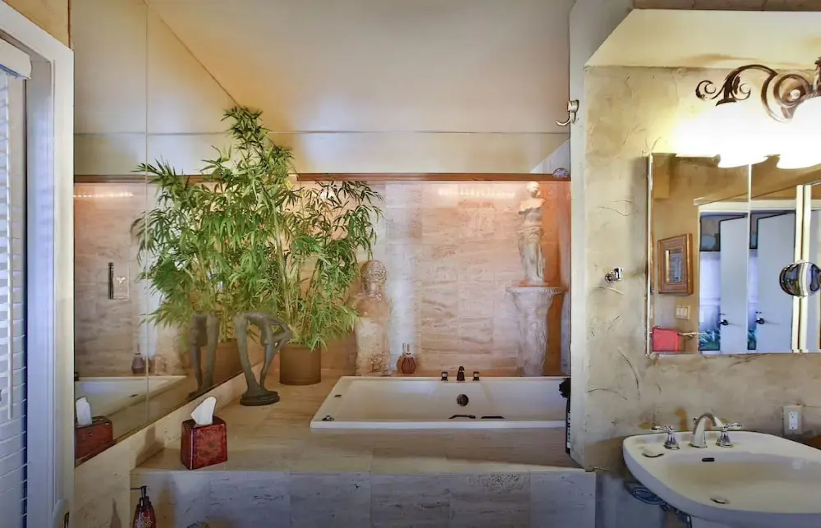 Ellen's Paradise Retreat