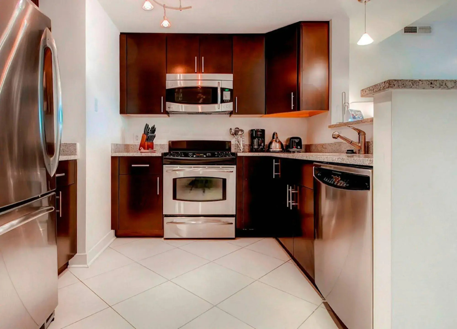 Global Luxury Suites at Castro Street