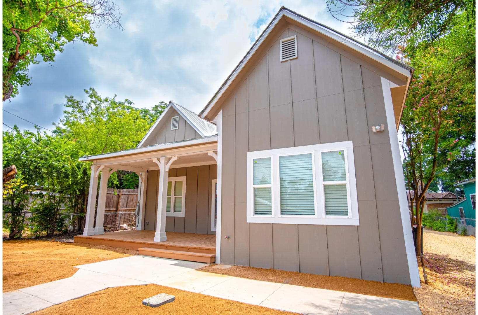 Brand New Remodeled 3BR/2BA House Near Downtown