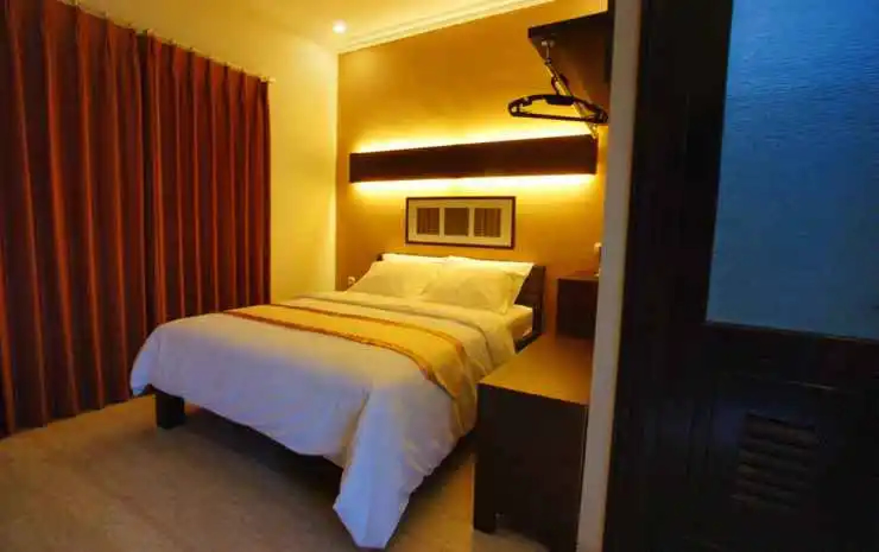 OYO 309 Avila Ketapan Rame Hotel