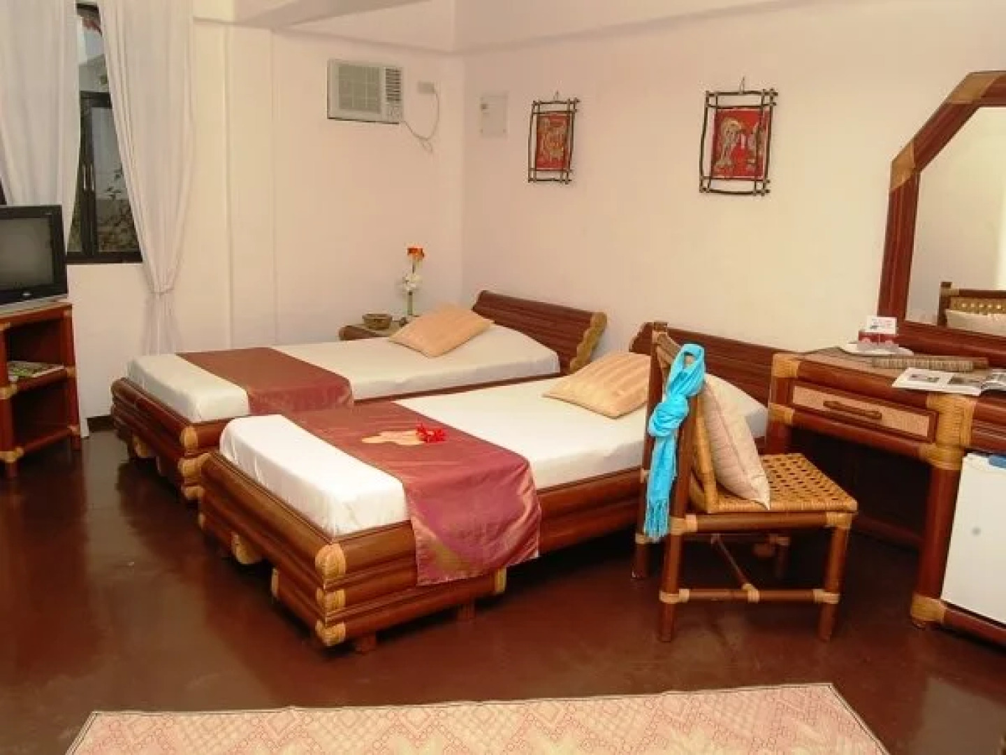 ChARTs Resort and ART-Café