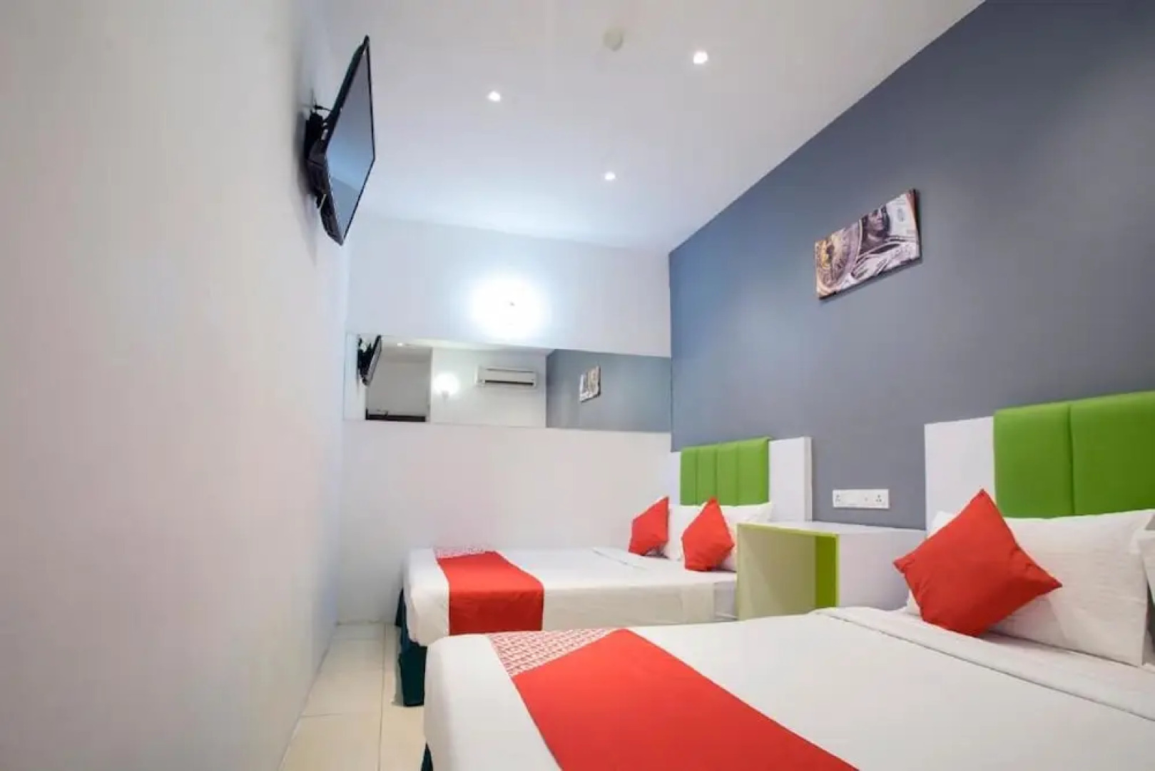 Отель Seeds Bukit Bintang