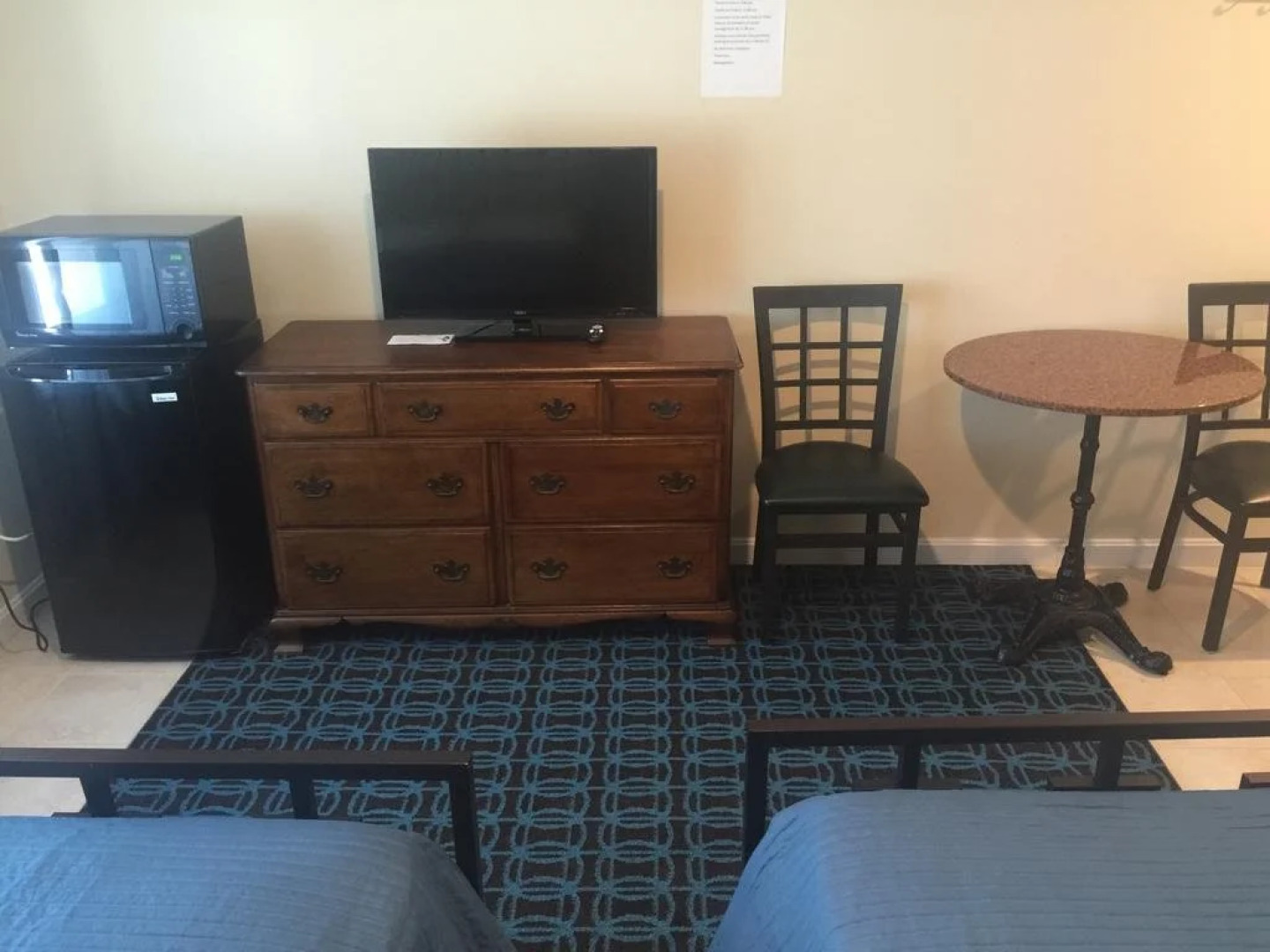 Misquamicut Beach Front Inn