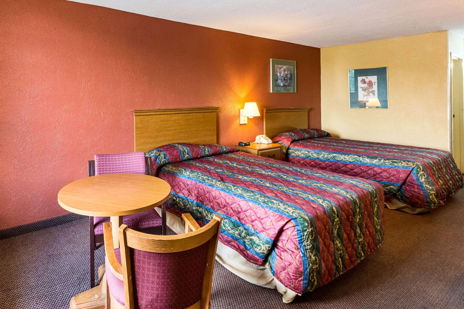 Rodeway Inn & Suites