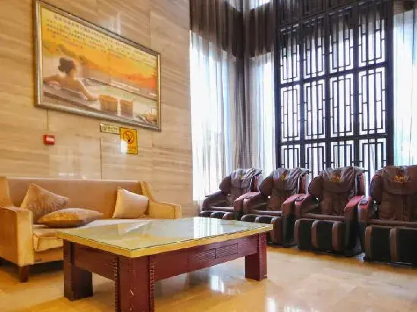 Yicheng Lanbowan Hotspring Holiday Hotel