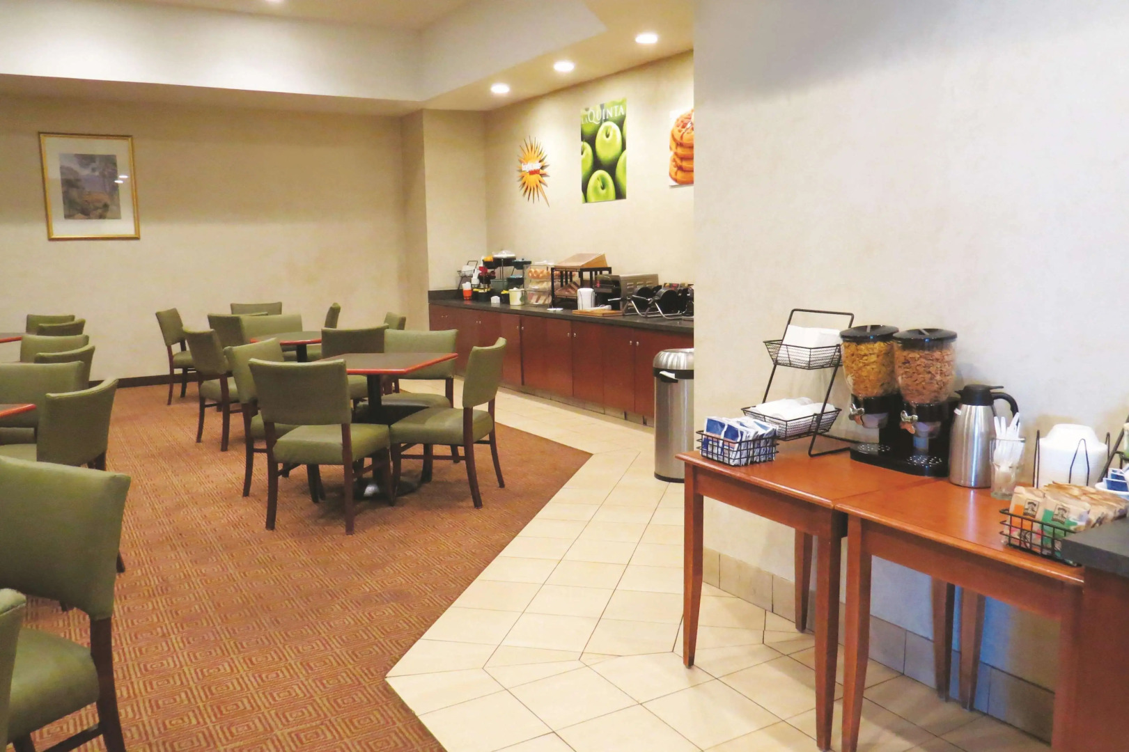 La Quinta Inn & Suites by Wyndham Stamford / New York City
