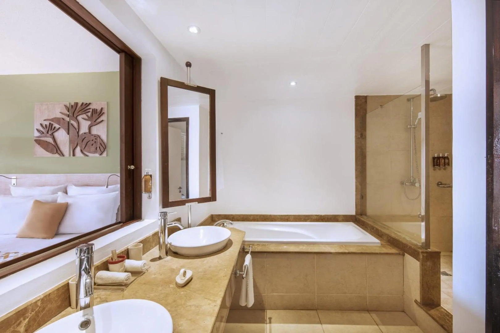 Victoria Beachcomber Resort & Spa