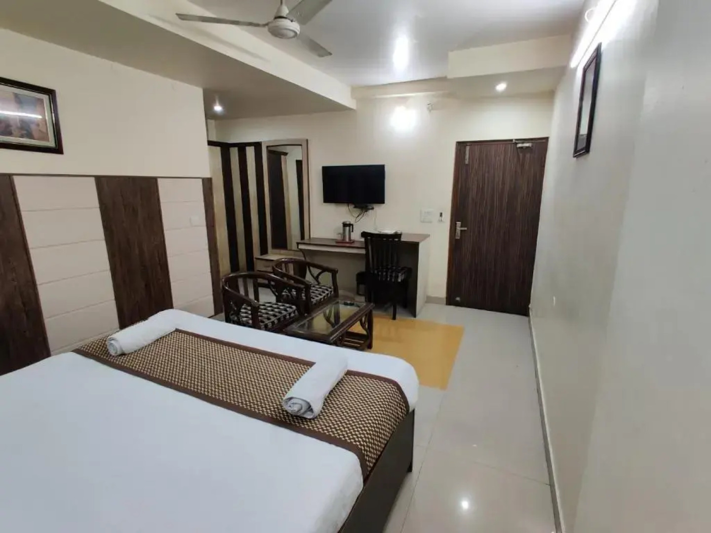 OYO 19453 Hotel Holy Basil