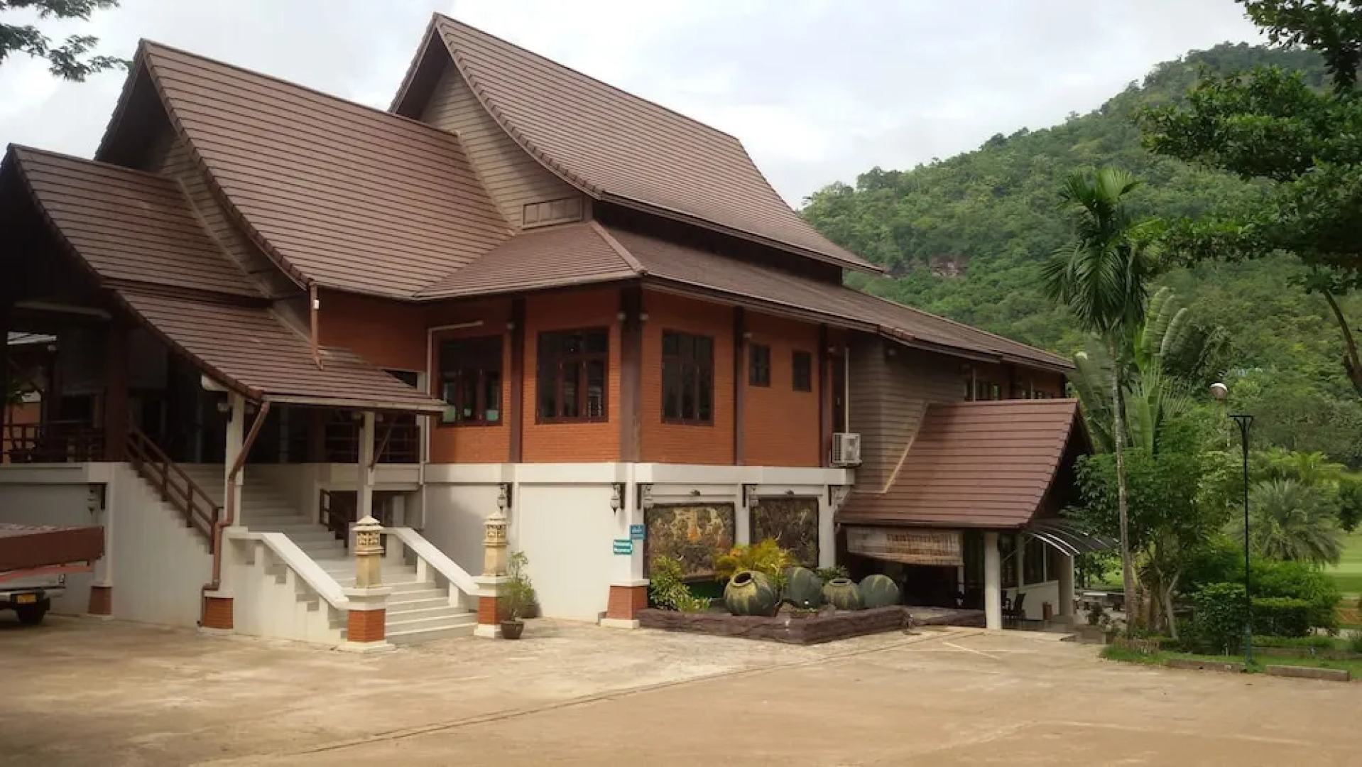 Phubachiang Golf & Resort Pakse