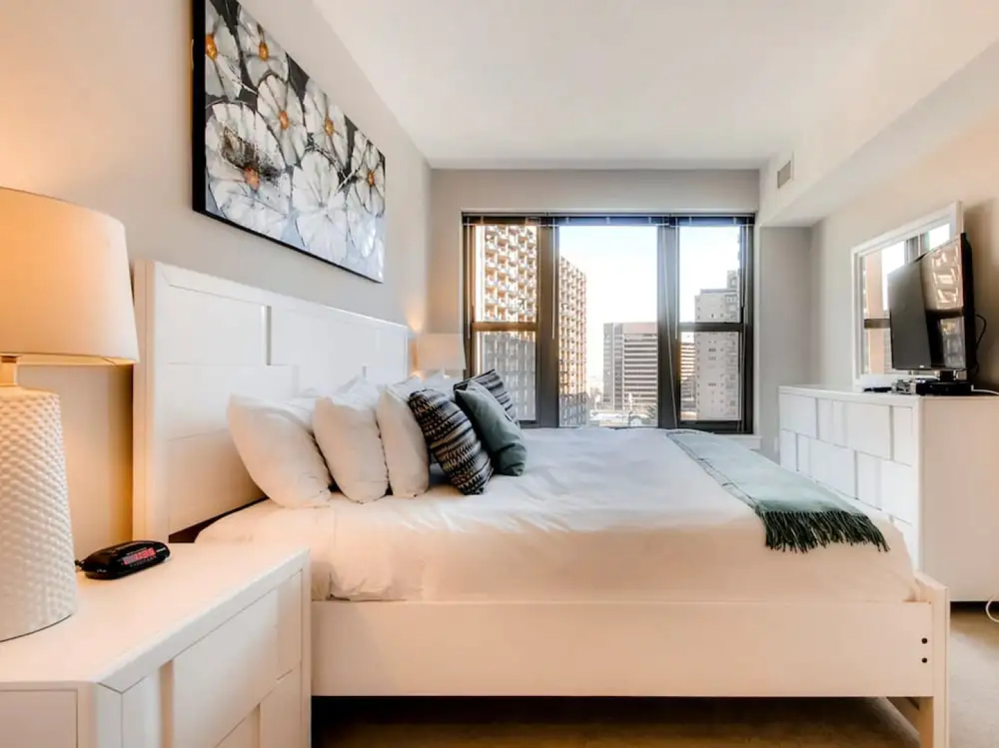 Global Luxury Suites at South Arlington