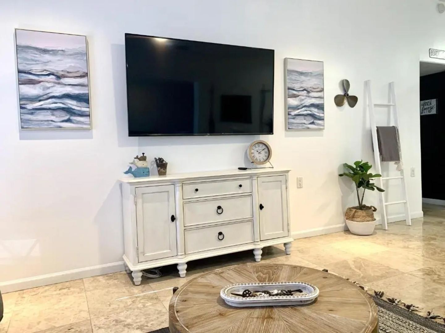 Pool, Hot tub, Close to Beaches, Shopping, More!