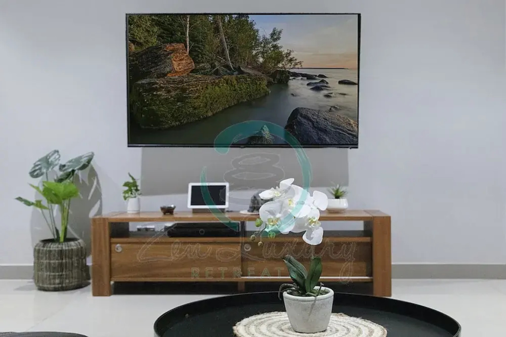 Modern Living Private Pool Bar Pets OK