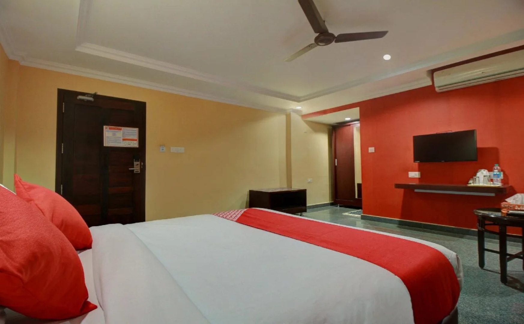 Capital O 22439 Ratna Forever