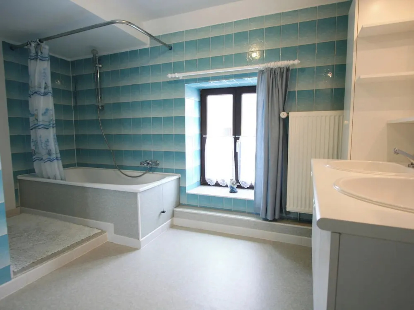 Winenne Home With Hot Tub