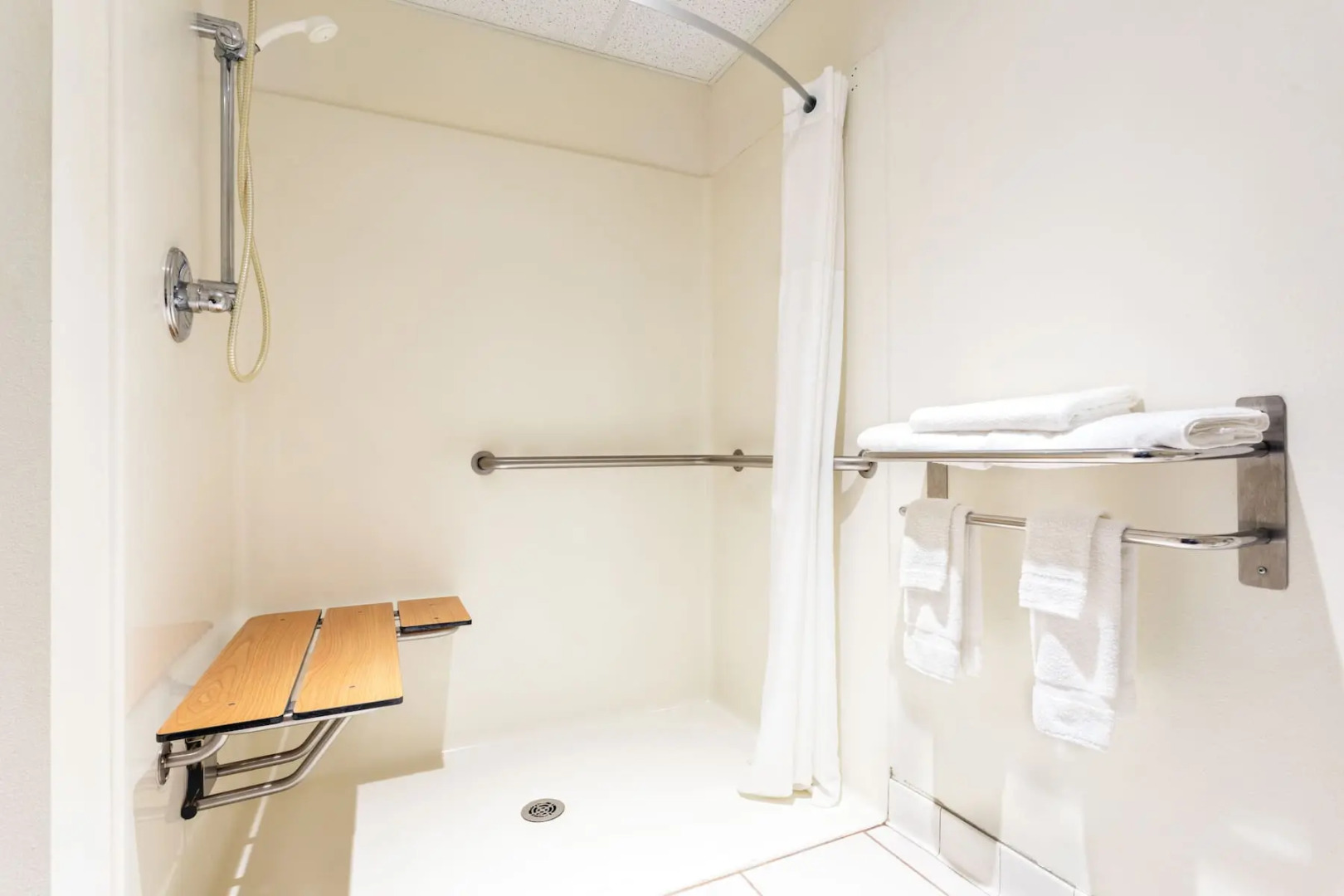 Super 8 by Wyndham Cresco IA