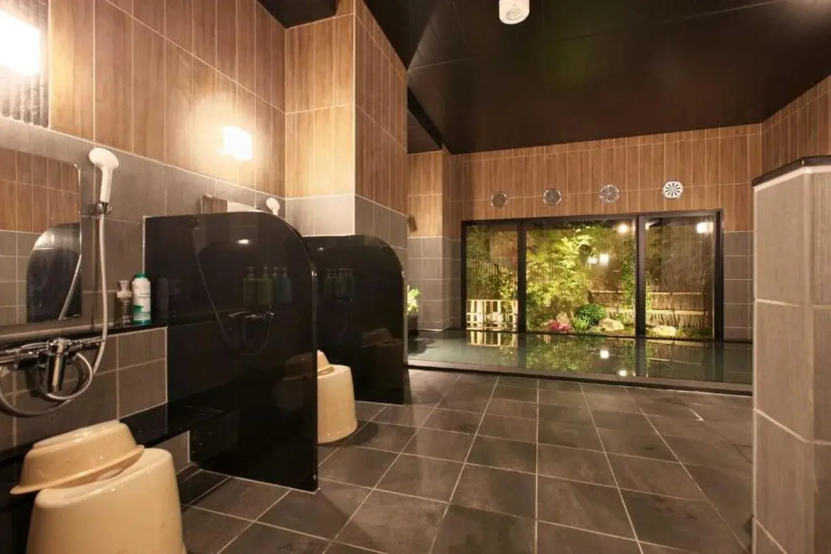 Hotel Route-Inn Hiratsuka Station North