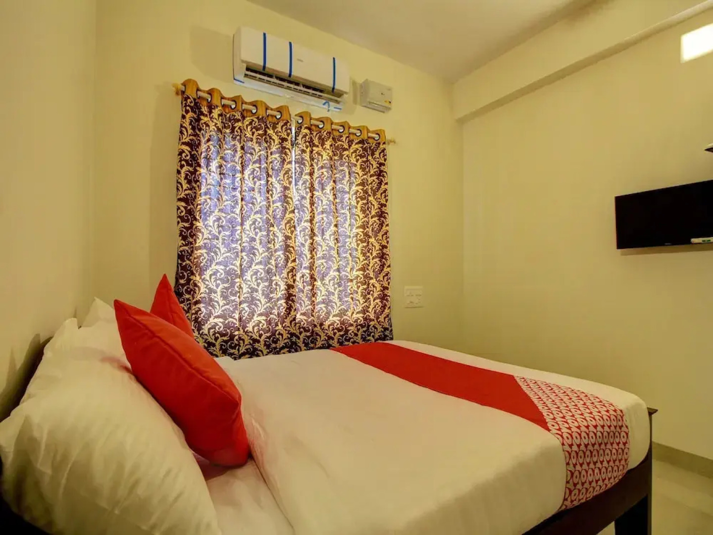 OYO 16667 Taj Palace