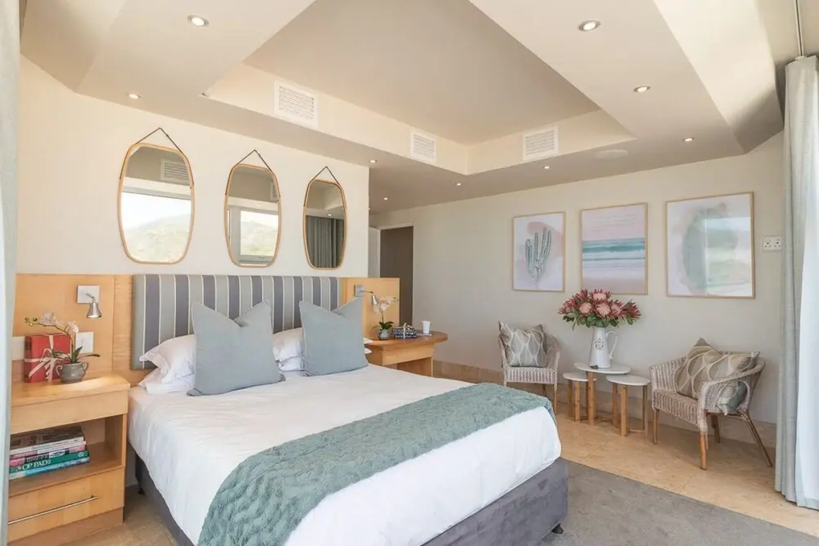 Charming Room With a sea View