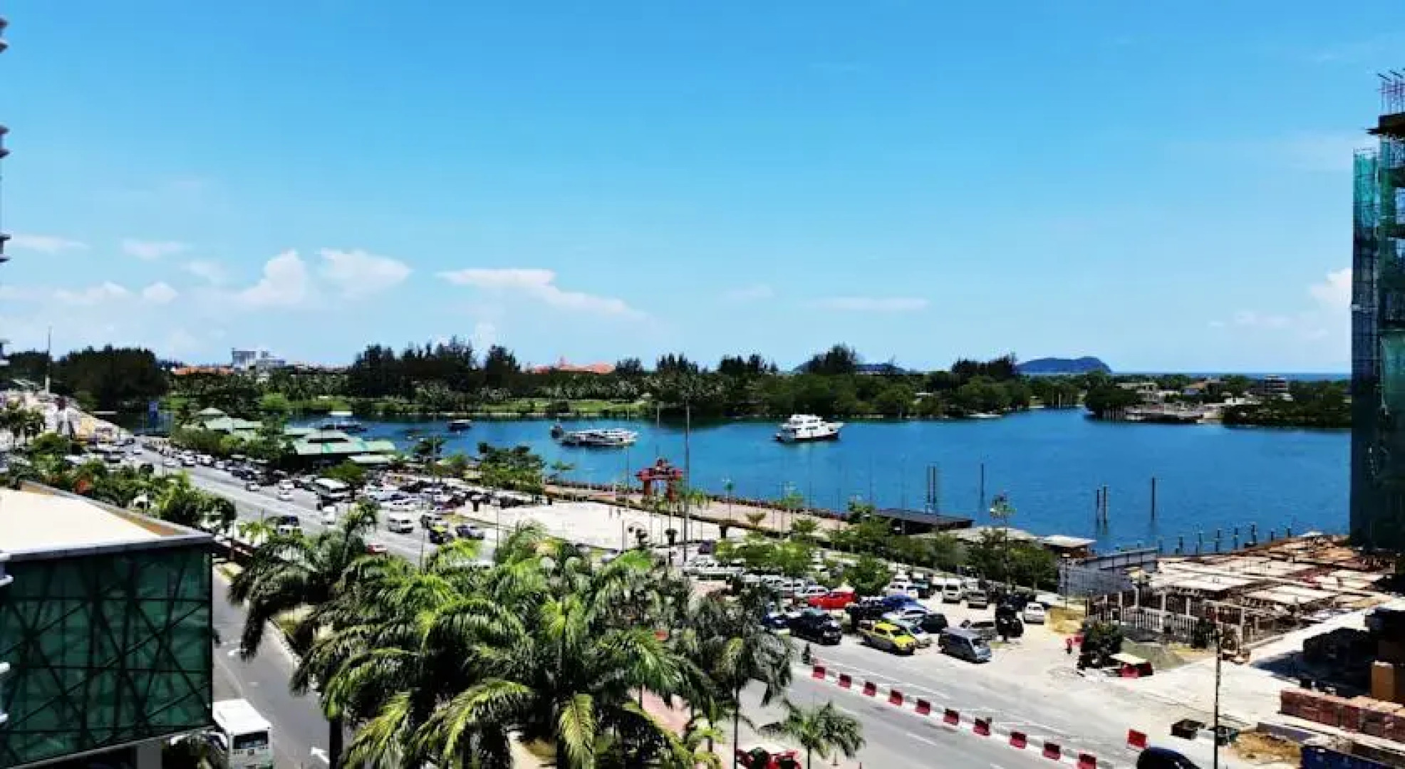 Waterfront Holiday Suites @ Marina Court Resort Kota Kinabalu