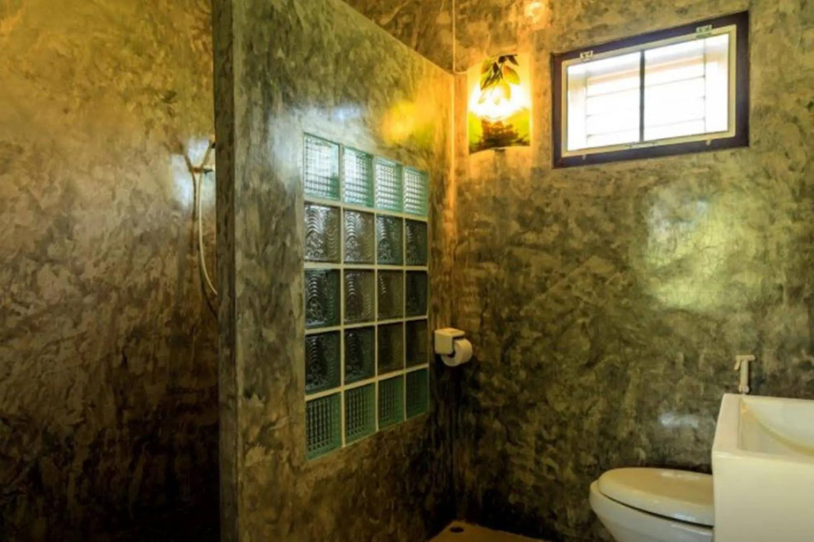 Pop Riverside Homestay