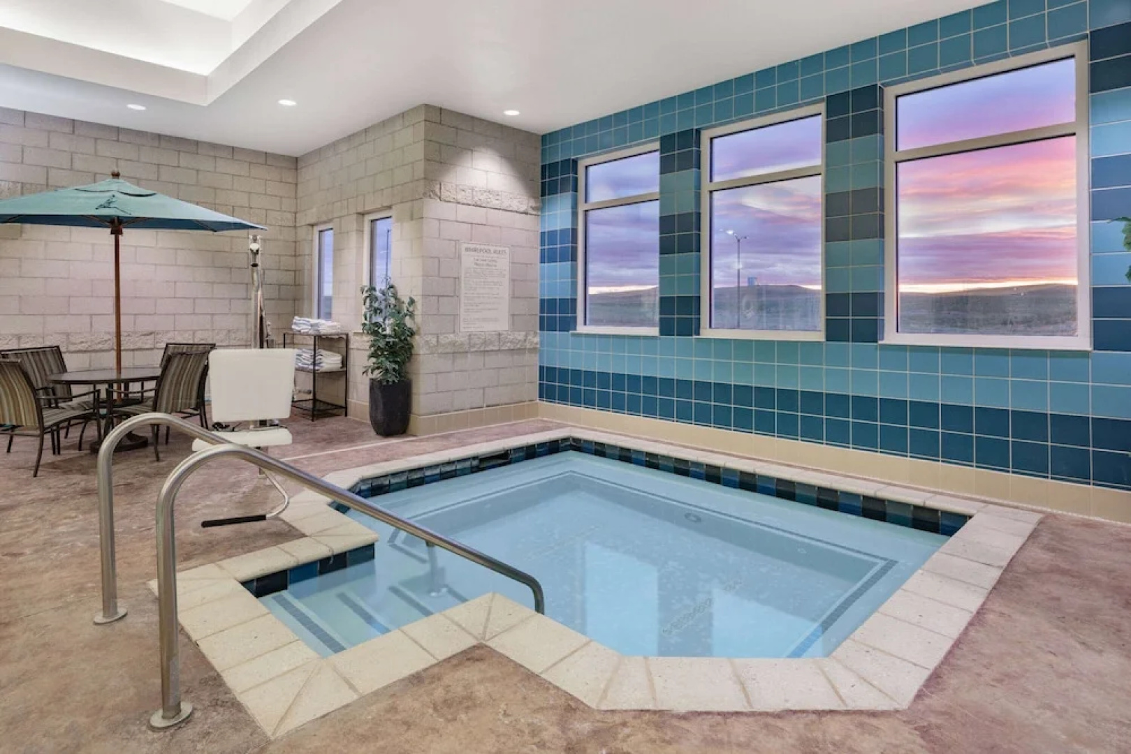 Homstay Suites