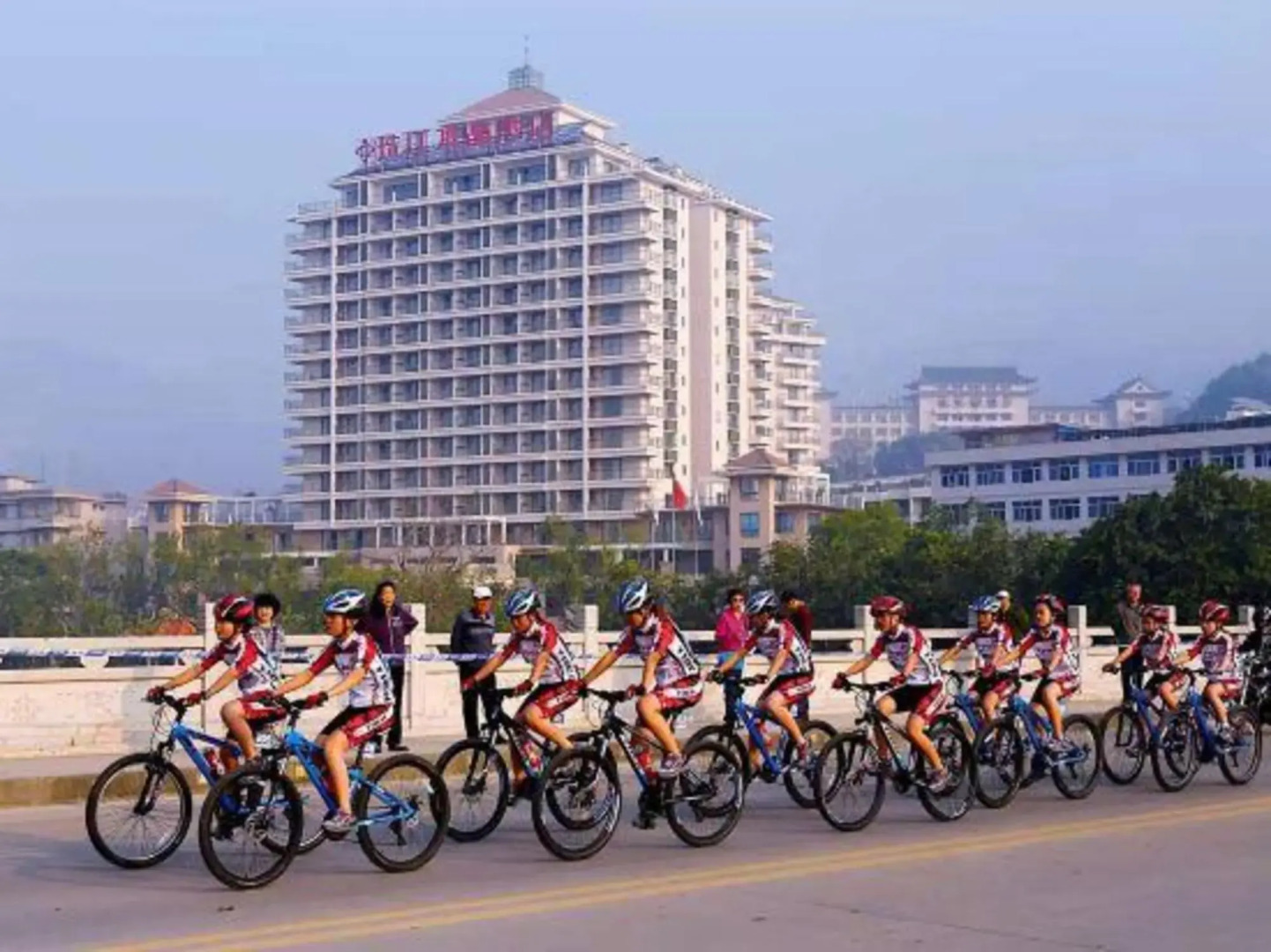 Zhujiang Crystal Hotel
