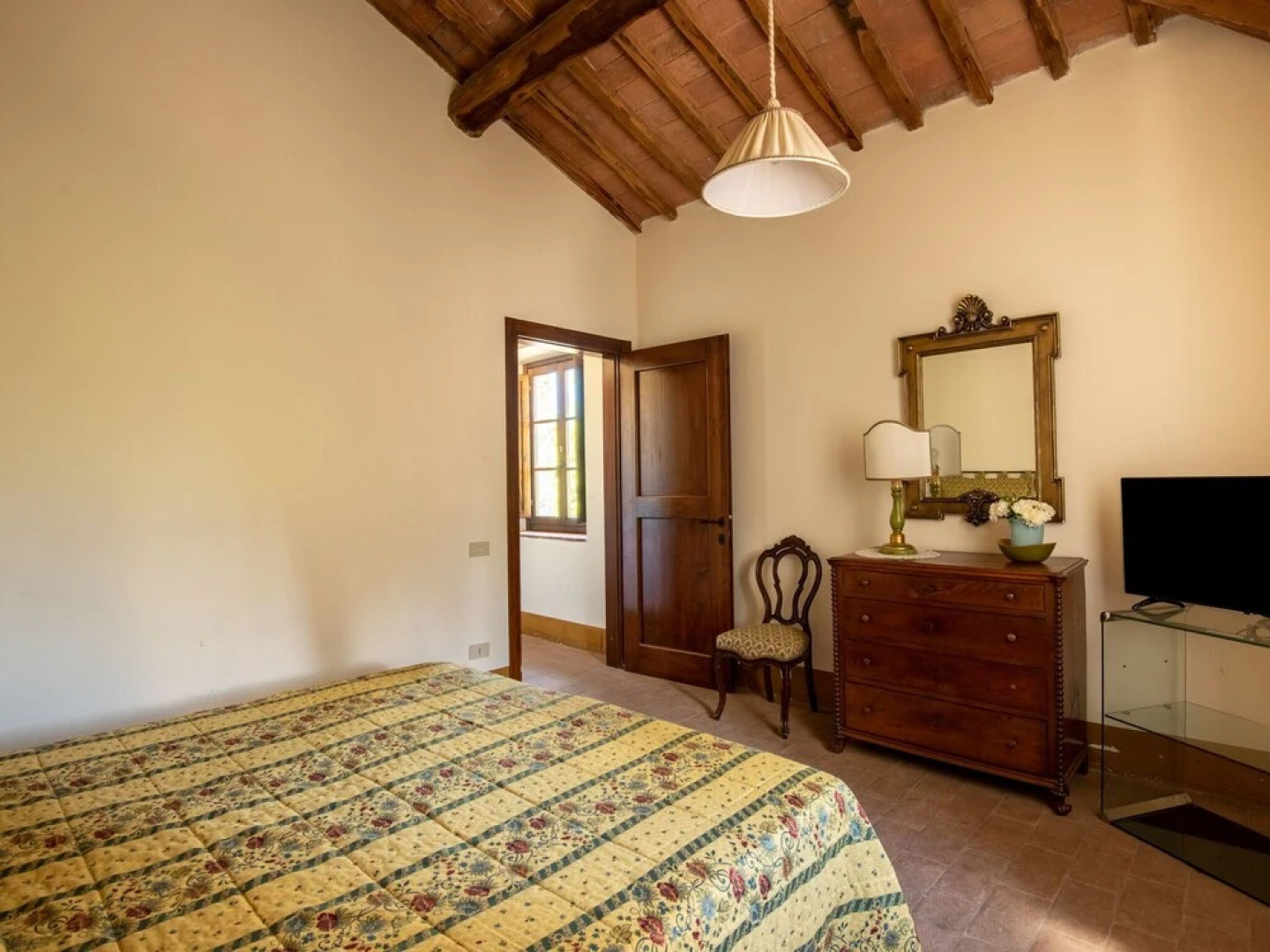 Vintage Apartment in Rapolano Terme with Swimming Pool