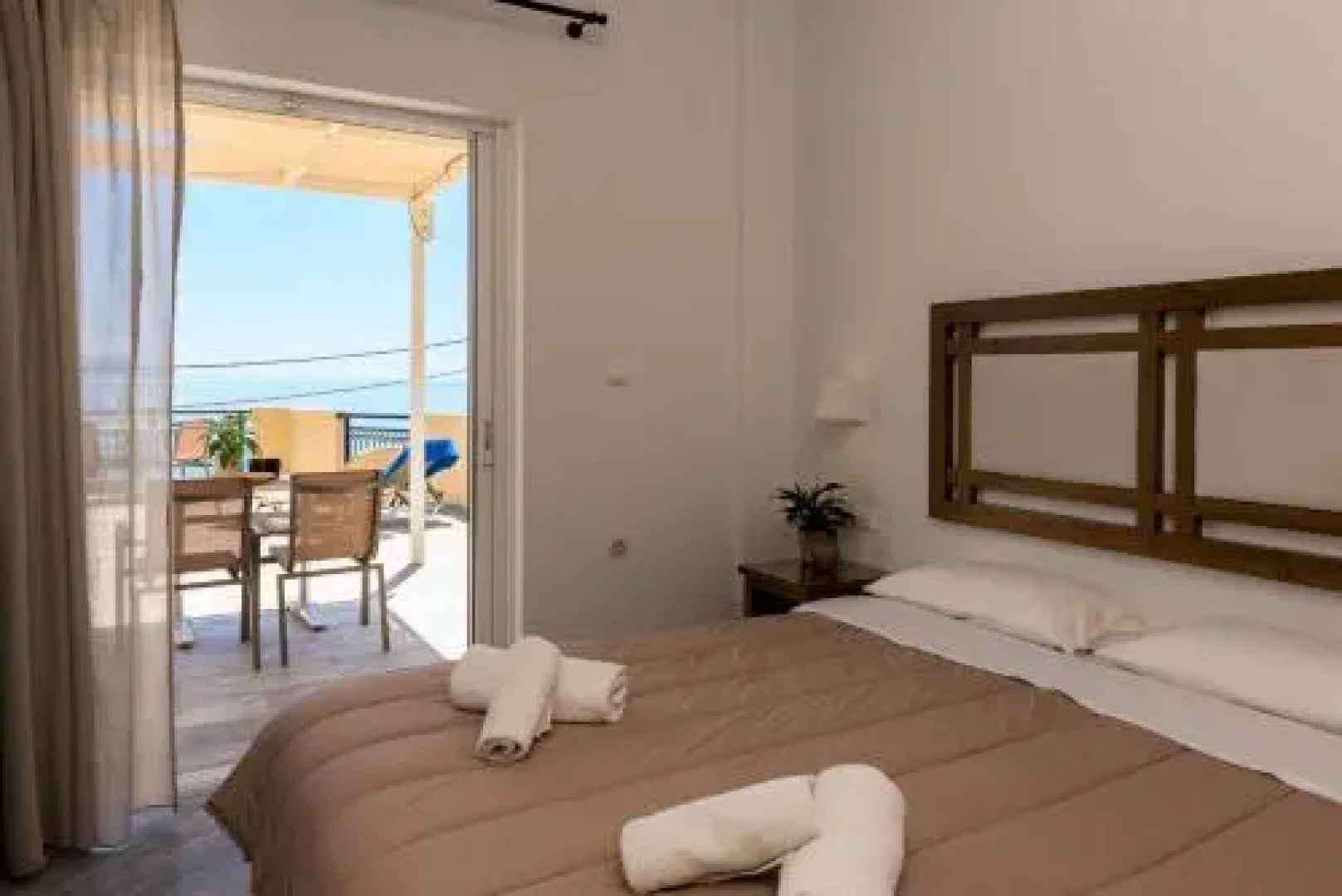 Harbour Studios And Apartments