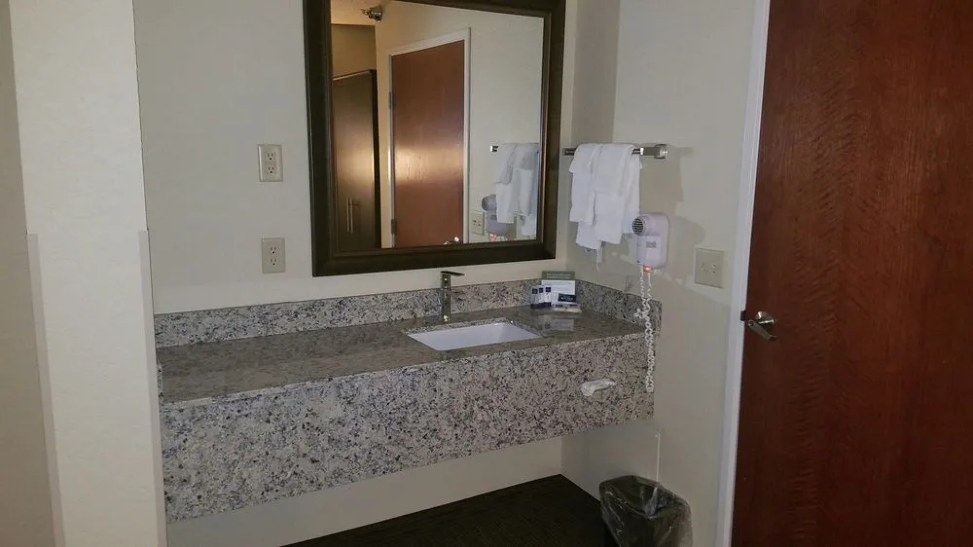 AmericInn Hotel & Suites Mounds View